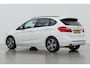 BMW 2-Serie Active Tourer 225xe Luxury | Head-Up | Camera | Stoelverwarming | Lane Assist | Getint Glas | 17 Inch