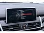 BMW 2-Serie Active Tourer 225xe Luxury | Head-Up | Camera | Stoelverwarming | Lane Assist | Getint Glas | 17 Inch