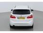 BMW 2-Serie Active Tourer 225xe Luxury | Head-Up | Camera | Stoelverwarming | Lane Assist | Getint Glas | 17 Inch