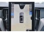 Volvo XC60 T8 Recharge AWD Ultra Black Edition Exec - Luchtvering - Panorama/schuifdak - IntelliSafe Assist & Surround - 360º Camera - Bowers & Wilkins audio - Adaptieve LED koplampen - Verwarmde voorstoelen, stuur & achterbank - Parkeersensoren voor & achter - Elektr. bedienb. voorstoelen met geheugen - Head up display - Draadloze tel. lader - Extra getint glas - 22' LMV