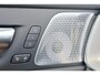 Volvo XC60 T8 Recharge AWD Ultra Black Edition Exec - Luchtvering - Panorama/schuifdak - IntelliSafe Assist & Surround - 360º Camera - Bowers & Wilkins audio - Adaptieve LED koplampen - Verwarmde voorstoelen, stuur & achterbank - Parkeersensoren voor & achter - Elektr. bedienb. voorstoelen met geheugen - Head up display - Draadloze tel. lader - Extra getint glas - 22' LMV