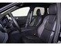 Volvo XC60 T8 Recharge AWD Ultra Black Edition Exec - Luchtvering - Panorama/schuifdak - IntelliSafe Assist & Surround - 360º Camera - Bowers & Wilkins audio - Adaptieve LED koplampen - Verwarmde voorstoelen, stuur & achterbank - Parkeersensoren voor & achter - Elektr. bedienb. voorstoelen met geheugen - Head up display - Draadloze tel. lader - Extra getint glas - 22' LMV