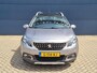 Peugeot 2008 1.2 PureTech Allure 130 pk Automaat | Climate Control | Navigatie | Apple Carplay | Trekhaak | All Season Banden |