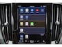 Volvo V60 T6 Recharge AWD Essential - IntelliSafe Assist & Surround - Parkeercamera achter - Verwarmde voorstoelen, stuur & achterbank - Parkeersensoren voor & achter - Inklapbare trekhaak - 18' LMV