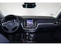 Volvo V60 T6 Recharge AWD Essential - IntelliSafe Assist & Surround - Parkeercamera achter - Verwarmde voorstoelen, stuur & achterbank - Parkeersensoren voor & achter - Inklapbare trekhaak - 18' LMV