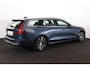 Volvo V60 T6 Recharge AWD Essential - IntelliSafe Assist & Surround - Parkeercamera achter - Verwarmde voorstoelen, stuur & achterbank - Parkeersensoren voor & achter - Inklapbare trekhaak - 18' LMV
