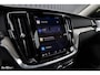 Volvo V60 2.0 T8 Plug-in hybrid AWD Ultimate Dark | Bowers&Wilkins | Panorama dak | Zwenkbare trekhaak | Stoelverkoeling+massage |