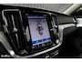 Volvo V60 2.0 T8 Plug-in hybrid AWD Ultimate Dark | Bowers&Wilkins | Panorama dak | Zwenkbare trekhaak | Stoelverkoeling+massage |