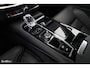 Volvo V60 2.0 T8 Plug-in hybrid AWD Ultimate Dark | Bowers&Wilkins | Panorama dak | Zwenkbare trekhaak | Stoelverkoeling+massage |