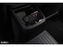 Volvo V60 2.0 T8 Plug-in hybrid AWD Ultimate Dark | Bowers&Wilkins | Panorama dak | Zwenkbare trekhaak | Stoelverkoeling+massage |
