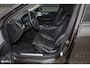 Volvo V60 2.0 T8 Plug-in hybrid AWD Ultimate Dark | Bowers&Wilkins | Panorama dak | Zwenkbare trekhaak | Stoelverkoeling+massage |