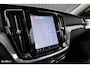 Volvo V60 2.0 T8 Plug-in hybrid AWD Ultimate Dark | Bowers&Wilkins | Panorama dak | Zwenkbare trekhaak | Stoelverkoeling+massage |