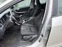 Volvo V60 2.0 T5 Kinetic | Origineel Nederlandse auto | Trekhaak | Cruise control | Climate control | Multifunctioneel stuurwiel | Elektrische ramen voor + achter | Lichtmetalen velgen 16 inch | LED dagrijverlichting |
