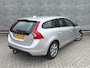 Volvo V60 2.0 T5 Kinetic | Origineel Nederlandse auto | Trekhaak | Cruise control | Climate control | Multifunctioneel stuurwiel | Elektrische ramen voor + achter | Lichtmetalen velgen 16 inch | LED dagrijverlichting |