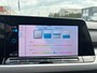 Volkswagen Golf 1.0 eTSI 110pk DSG Life Business · Camera · Apple/Android Car Play · ACC · Sfeerverlichting · Navigatie · Verkeersbord Detectie · Garantie t/m 06-02-2028 of 100.000km