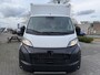 Peugeot Boxer L3 3.5t Zwaar 180 pk | Achteruitrijcamera | Parkeersensoren Achter | Airco | Cruise Control | DAB Ontvanger | 2 Zitplaatsen Rechtsvoor | Reservewiel | Buitenspiegels Elektrisch Verstel -en Verwarmbaar |