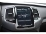 Volvo XC90 T8 455PK Recharge AWD Ultimate Bright / Luchtvering / Bowers & Wilkins / Schuif-kanteldak / 360 Camera / Head Up Display / Nappaleder met ventilatie / Massagefunctie / Gelamineerde zijruiten / 22'' Velgen / Trekhaak /  Stoelverwarming / Stuurverwarming