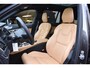 Volvo XC90 T8 455PK Recharge AWD Ultimate Bright / Luchtvering / Bowers & Wilkins / Schuif-kanteldak / 360 Camera / Head Up Display / Nappaleder met ventilatie / Massagefunctie / Gelamineerde zijruiten / 22'' Velgen / Trekhaak /  Stoelverwarming / Stuurverwarming