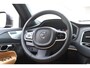 Volvo XC90 T8 455PK Recharge AWD Ultimate Bright / Luchtvering / Bowers & Wilkins / Schuif-kanteldak / 360 Camera / Head Up Display / Nappaleder met ventilatie / Massagefunctie / Gelamineerde zijruiten / 22'' Velgen / Trekhaak /  Stoelverwarming / Stuurverwarming