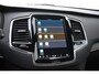 Volvo XC90 T8 455PK Recharge AWD Ultimate Bright / Luchtvering / Bowers & Wilkins / Schuif-kanteldak / 360 Camera / Head Up Display / Nappaleder met ventilatie / Massagefunctie / Gelamineerde zijruiten / 22'' Velgen / Trekhaak /  Stoelverwarming / Stuurverwarming