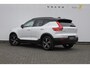 Volvo XC40 T3 163PK Automaat R-Design Adaptieve cruise control / Leder met alcantara bekleding / Parkeersensoren met camera / Trekhaak / stoel - en stuurverwarming / Apple carplay