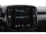 Volvo XC40 T3 163PK Automaat R-Design Adaptieve cruise control / Leder met alcantara bekleding / Parkeersensoren met camera / Trekhaak / stoel - en stuurverwarming / Apple carplay