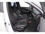 Volvo XC40 T3 163PK Automaat R-Design Adaptieve cruise control / Leder met alcantara bekleding / Parkeersensoren met camera / Trekhaak / stoel - en stuurverwarming / Apple carplay