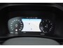 Volvo XC40 T3 163PK Automaat R-Design Adaptieve cruise control / Leder met alcantara bekleding / Parkeersensoren met camera / Trekhaak / stoel - en stuurverwarming / Apple carplay