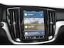 Volvo V60 T6 350PK Automaat Plug-in Hybrid Essential Bright / Navigatie / Adaptive cruise control / Leren bekleding / Achteruitrijcamera / Stuur & Stoelverwarming / Stoelverwarming achter / Trekhaak
