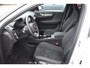 Volvo EX40 252PK Single Motor Ext. Range Plus Black Edition / Adaptive Cruise control / Achteruitrijcamera / Extra getint glas / 20'' velgen / Panoramadak / Zwart dak / Harman Kardon / Microtech/Nubuck