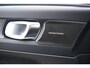 Volvo EX40 252PK Single Motor Ext. Range Plus Black Edition / Adaptive Cruise control / Achteruitrijcamera / Extra getint glas / 20'' velgen / Panoramadak / Zwart dak / Harman Kardon / Microtech/Nubuck