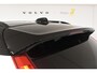 Volvo EX40 252PK Single Motor Ext. Range Plus Black Edition / Adaptive Cruise control / Achteruitrijcamera / Extra getint glas / 20'' velgen / Panoramadak / Zwart dak / Harman Kardon / Microtech/Nubuck