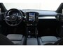 Volvo XC40 B4 211PK Automaat Plus Dark / Navigatie / Adaptive Cruise / Harman Kardon / Stuur- & Stoelverwarming / Elektrische achterklep / Achteruitrijcamera / Trekhaak / Elektrische stoelverst. met geheugen