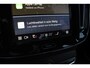 Volvo XC40 B4 211PK Automaat Plus Dark / Navigatie / Adaptive Cruise / Harman Kardon / Stuur- & Stoelverwarming / Elektrische achterklep / Achteruitrijcamera / Elektrische stoelverst. met geheugen