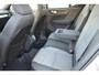 Volvo XC40 B4 211PK Automaat Plus Dark / Navigatie / Adaptive Cruise / Harman Kardon / Stuur- & Stoelverwarming / Elektrische achterklep / Achteruitrijcamera / Elektrische stoelverst. met geheugen