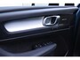 Volvo XC40 B4 211PK Automaat Plus Dark / Climate pack / Donker getint glas / 19'' velgen / Adaptieve cruise control / Elektrische Achterklep