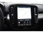 Volvo XC40 B4 211PK Automaat Plus Dark / Navigatie / Adaptive Cruise / Harman Kardon / Stuur- & Stoelverwarming / Elektrische achterklep / Achteruitrijcamera / Elektrische stoelverst. met geheugen / Extra getint glas / Microtech/Nubuck