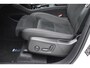 Volvo XC40 B4 211PK Automaat Plus Dark / Navigatie / Adaptive Cruise / Harman Kardon / Stuur- & Stoelverwarming / Elektrische achterklep / Achteruitrijcamera / Elektrische stoelverst. met geheugen / Extra getint glas / Microtech/Nubuck