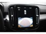 Volvo XC40 B4 211PK Automaat Plus Dark / Navigatie / Adaptive Cruise / Harman Kardon / Stuur- & Stoelverwarming / Elektrische achterklep / Achteruitrijcamera / Elektrische stoelverst. met geheugen / Extra getint glas / Microtech/Nubuck