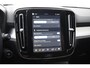 Volvo XC40 B4 211PK Automaat Plus Dark / Navigatie / Adaptive Cruise / Harman Kardon / Stuur- & Stoelverwarming / Elektrische achterklep / Achteruitrijcamera / Elektrische stoelverst. met geheugen / Extra getint glas / Microtech/Nubuck