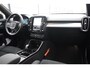 Volvo XC40 B4 211PK Automaat Plus Dark / Navigatie / Adaptive Cruise / Harman Kardon / Stuur- & Stoelverwarming / Elektrische achterklep / Achteruitrijcamera / Elektrische stoelverst. met geheugen / Extra getint glas / Microtech/Nubuck
