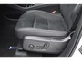 Volvo XC40 B4 211PK Automaat Plus Dark / Navigatie / Adaptive Cruise / Harman Kardon / Stuur- & Stoelverwarming / Elektrische achterklep / Achteruitrijcamera / Elektrische stoelverst. met geheugen / Extra getint glas / Microtech/Nubuck