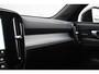 Volvo XC40 B4 211PK Automaat Plus Dark / Navigatie / Adaptive Cruise / Harman Kardon / Stuur- & Stoelverwarming / Elektrische achterklep / Achteruitrijcamera / Elektrische stoelverst. met geheugen / Extra getint glas / Microtech/Nubuck