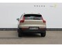 Volvo XC40 B3 177PK Automaat Plus Dark Google infotainment / Draadloos telefoon opladen / Elektrisch bedienbare bestuurdersstoel met geheugen / Adaptieve Cruise Control / Parkeersensoren voor en achter met 360 graden camera