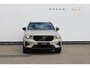 Volvo XC40 B3 177PK Automaat Plus Dark Google infotainment / Draadloos telefoon opladen / Elektrisch bedienbare bestuurdersstoel met geheugen / Adaptieve Cruise Control / Parkeersensoren voor en achter met 360 graden camera