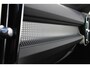 Volvo XC40 B3 177PK Automaat Plus Dark Google infotainment / Draadloos telefoon opladen / Elektrisch bedienbare bestuurdersstoel met geheugen / Adaptieve Cruise Control / Parkeersensoren voor en achter met 360 graden camera
