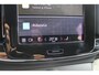 Volvo XC40 B3 177PK Automaat Plus Dark Google infotainment / Draadloos telefoon opladen / Elektrisch bedienbare bestuurdersstoel met geheugen / Adaptieve Cruise Control / Parkeersensoren voor en achter met 360 graden camera