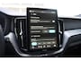 Volvo XC60 T6 350PK Plug-in hybrid AWD Plus Black Edition / Adaptive Cruise control / Elektrische stoelen met geheugen / Stuurverwarming / Stoelverwarming v+a / 360 Camera / Harman Kardon / Semi-elektrisch inklapbare trekhaak