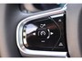 Volvo XC60 T6 350PK Plug-in hybrid AWD Plus Black Edition / Adaptive Cruise control / Elektrische stoelen met geheugen / Stuurverwarming / Stoelverwarming v+a / 360 Camera / Harman Kardon / Semi-elektrisch inklapbare trekhaak