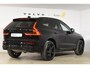 Volvo XC60 T6 350PK Plug-in hybrid AWD Plus Black Edition / Adaptive Cruise control / Elektrische stoelen met geheugen / Stuurverwarming / Stoelverwarming v+a / 360 Camera / Harman Kardon / Semi-elektrisch inklapbare trekhaak